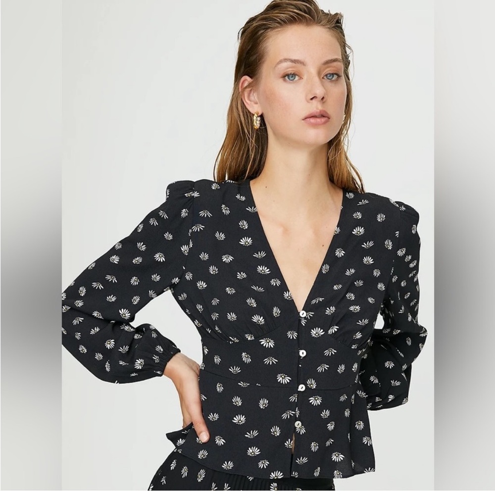 Aritzia Wilfred prairie floral blouse